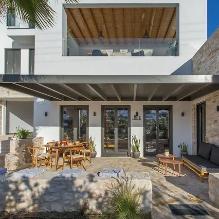 Oleum Villa Piso Livadi